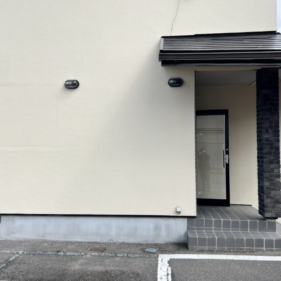 (玄関) (玄関)